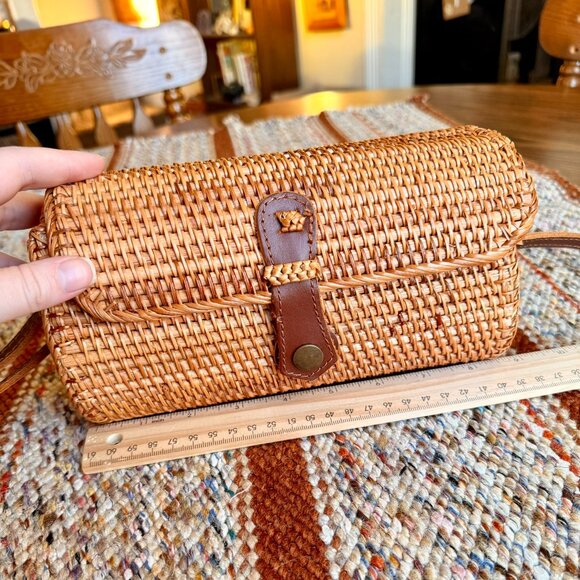 Woven Rattan Wicker Crossbody Bag with Baby Blue Striped Lining - Picture 6 of 8